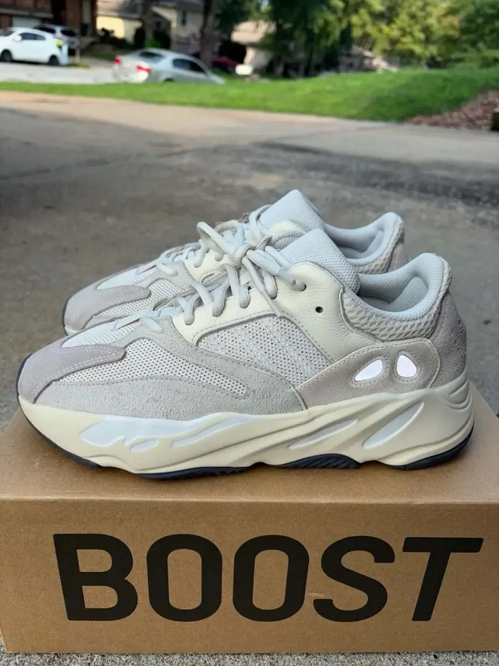 Adidas Yeezy Boost 700 ‘Analog’ [EG7596]. Size 9.5 men’s.